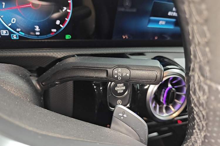 Used Mercedes-Benz A-Class 2022 Restyled A 200 L Sport Sedan Fashion Version Gear Lever