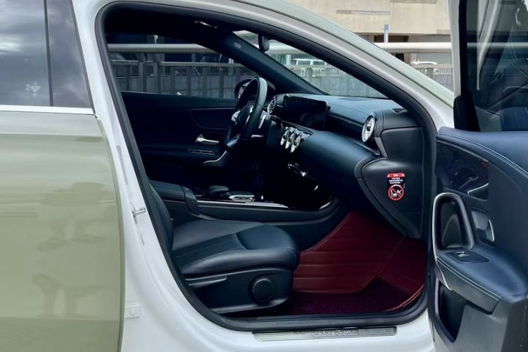 Used Mercedes-Benz A-Class 2022 Restyled A 200 L Sport Sedan Fashion Version Interior 4