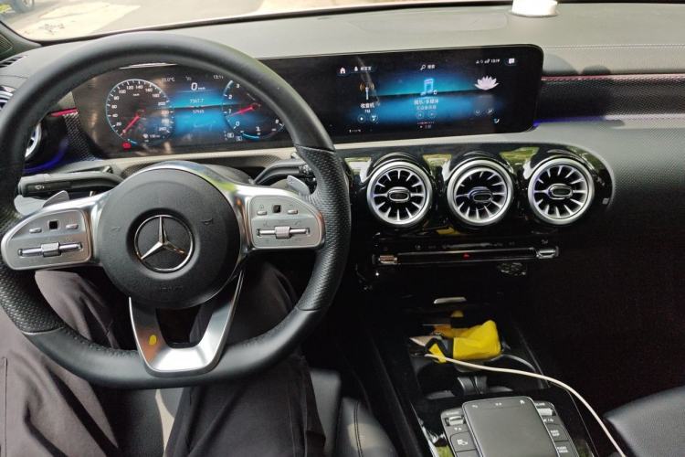 Used Mercedes-Benz A-Class 2022 Restyled A 200 L Sport Sedan Fashion Version Center Console