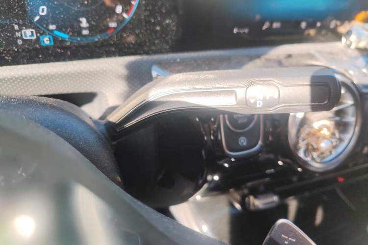 Used Mercedes-Benz A-Class 2022 Revised Version A 200 L Sport Sedan Fashionable Style Gear Lever