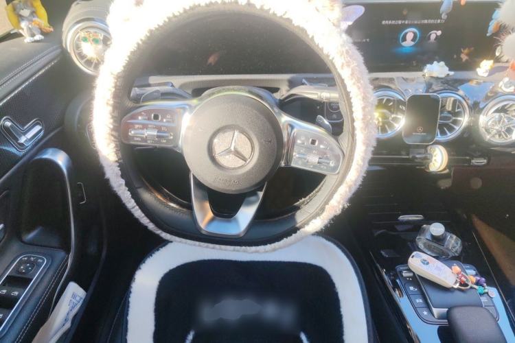 Used Mercedes-Benz A-Class 2022 Revised Version A 200 L Sport Sedan Fashionable Style Steering Wheel