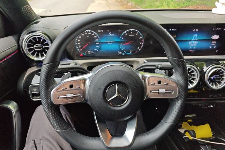 Used Mercedes-Benz A-Class 2022 Restyled A 200 L Sport Sedan Fashion Version Steering Wheel