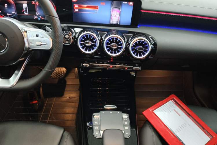 Used Mercedes-Benz A-Class 2022 Restyled A 200 L Sport Sedan Fashion Version Audio And AC Panel