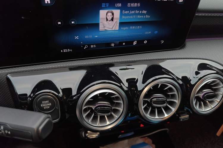 Used Mercedes-Benz A-Class 2022 A 200 L Sport Sedan Fashion Model Audio And AC Panel