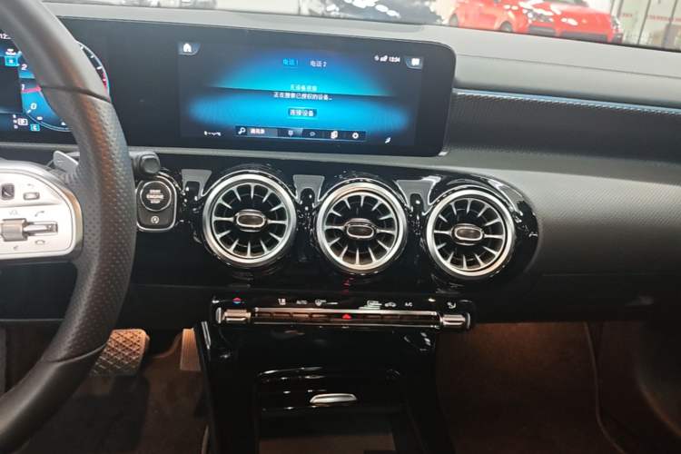Used Mercedes-Benz A-Class 2022 Revised Version A 200 L Sport Sedan Fashionable Style Audio And AC Panel
