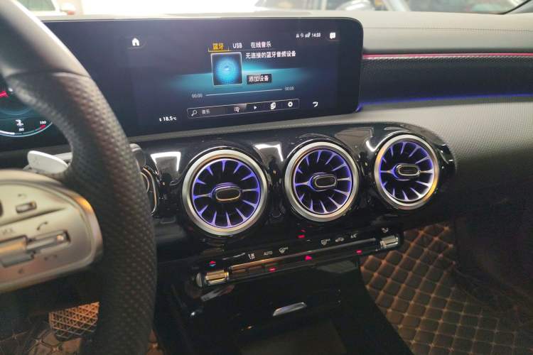 Used Mercedes-Benz A-Class 2022 Revised Version A 200 L Sport Sedan Fashionable Style Audio And AC Panel