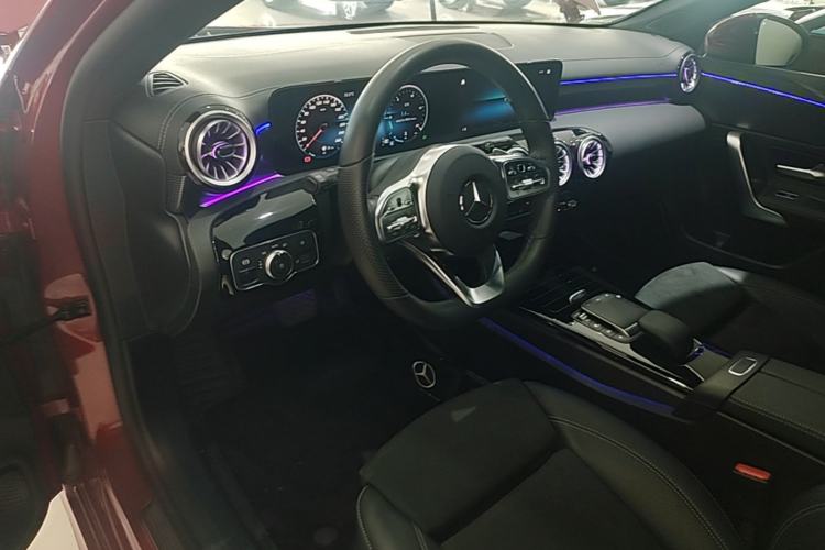 Used Mercedes-Benz A-Class 2022 Second Facelift A 200 L Sport Sedan Fashion Version Center Console
