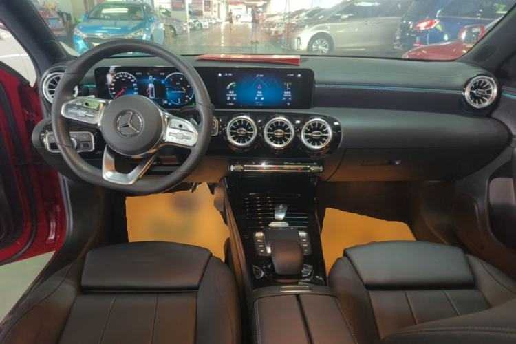Used Mercedes-Benz A-Class 2022 Restyled A 200 L Sport Sedan Fashion Version Center Console