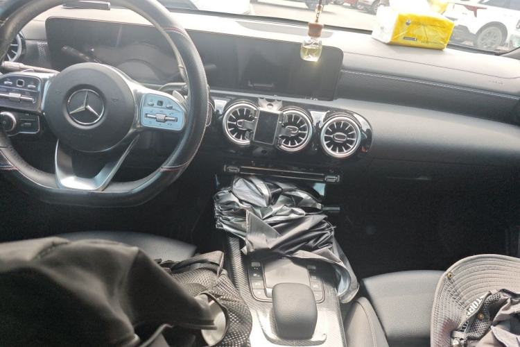 Used Mercedes-Benz A-Class 2022 Restyled A 200 L Sport Sedan Fashion Version Center Console