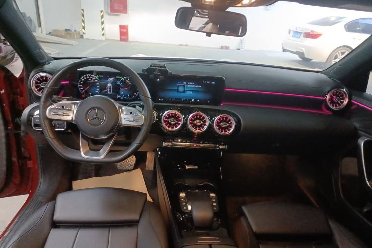 Used Mercedes-Benz A-Class 2022 Restyled A 200 L Sport Sedan Fashion Version Center Console