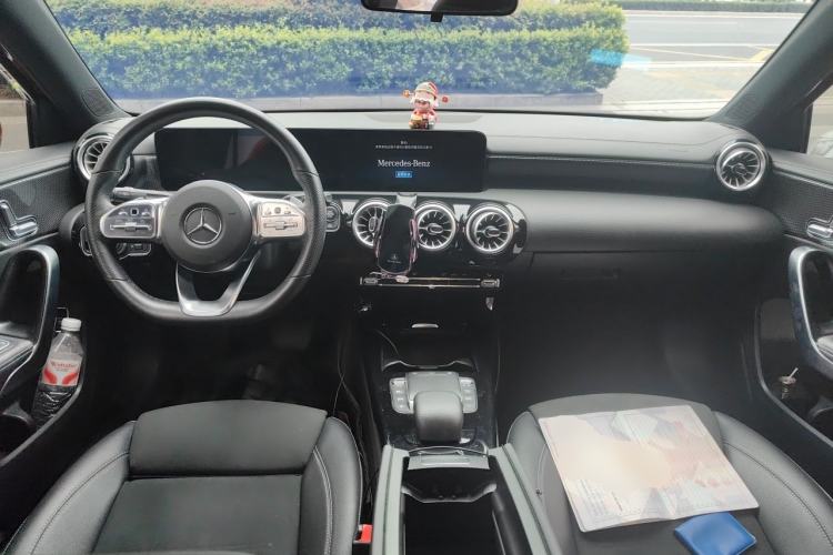 Used Mercedes-Benz A-Class 2022 Revised Version A 200 L Sport Sedan Fashionable Style Center Console