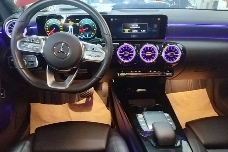 Used Mercedes-Benz A-Class 2022 Restyled A 200 L Sport Sedan Fashion Version Center Console