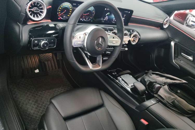 Used Mercedes-Benz A-Class 2022 Restyled A 200 L Sport Sedan Fashion Version Center Console