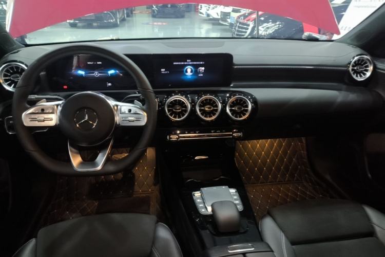Used Mercedes-Benz A-Class 2022 Revised Version A 200 L Sport Sedan Fashionable Style Center Console