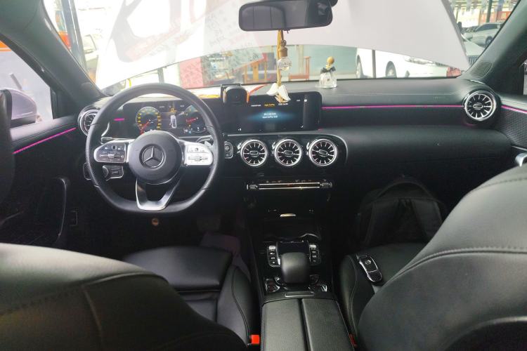 Used Mercedes-Benz A-Class 2022 Restyled A 200 L Sport Sedan Fashion Version Center Console