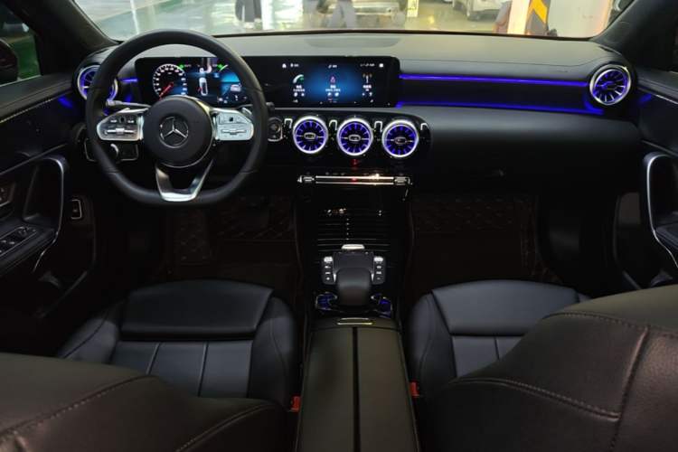 Used Mercedes-Benz A-Class 2022 Restyled A 200 L Sport Sedan Fashion Version Center Console