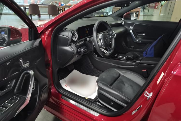 Used Mercedes-Benz A-Class 2022 Revised Version A 200 L Sport Sedan Fashionable Style Driver Seat
