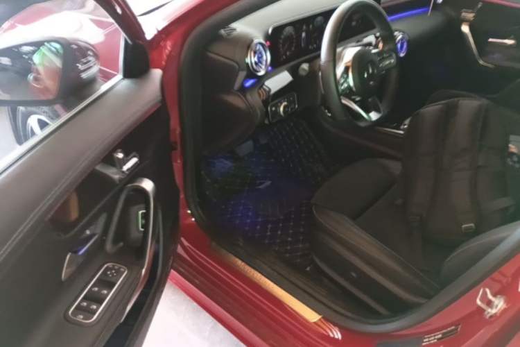 Used Mercedes-Benz A-Class 2022 Revised Version A 200 L Sport Sedan Fashionable Style Driver Seat