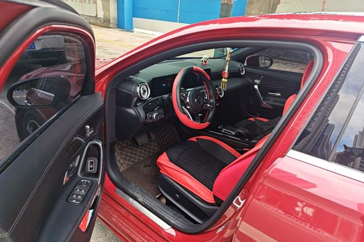Used Mercedes-Benz A-Class 2022 Revised Version A 200 L Sport Sedan Fashionable Style Driver Seat