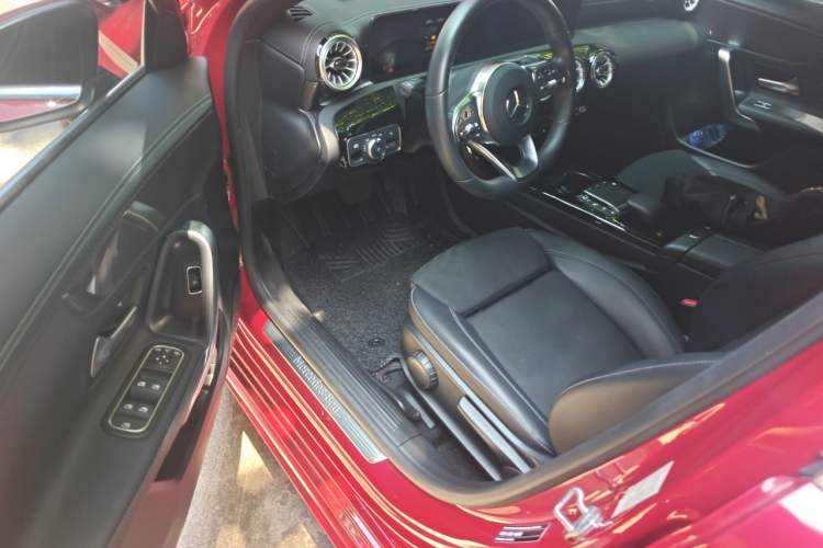 Used Mercedes-Benz A-Class 2022 Second Facelift A 200 L Sport Sedan Fashion Version Driver Seat