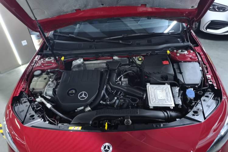 Used Mercedes-Benz A-Class 2022 Revised Version A 200 L Sport Sedan Fashionable Style Engine Bay