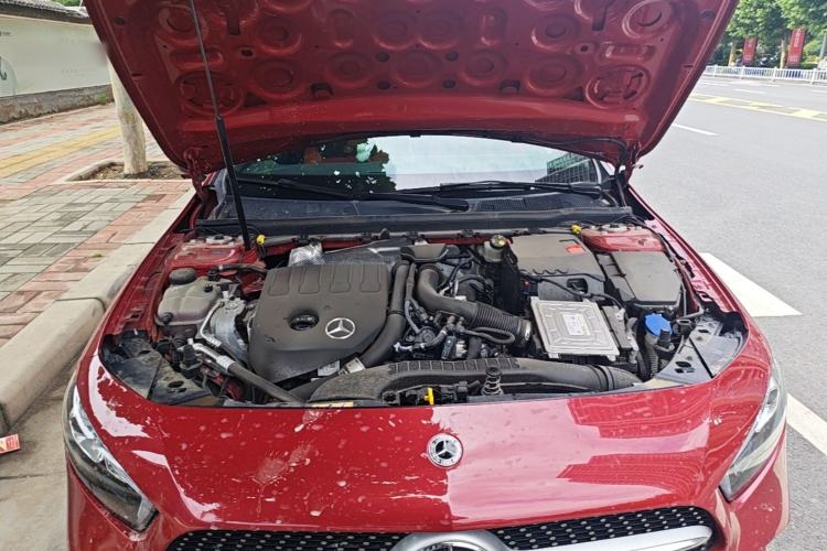 Used Mercedes-Benz A-Class 2022 Revised Version A 200 L Sport Sedan Fashionable Style Engine Bay