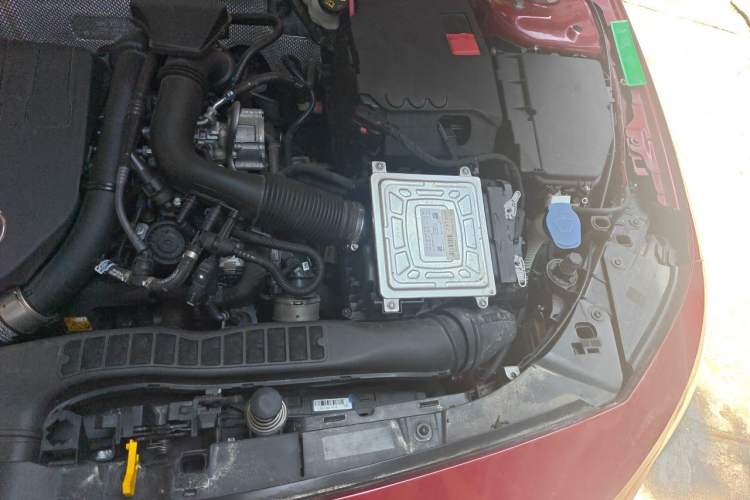 Used Mercedes-Benz A-Class 2022 Second Facelift A 200 L Sport Sedan Fashion Version Engine Bay Left
