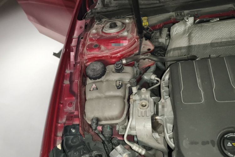 Used Mercedes-Benz A-Class 2022 Restyled A 200 L Sport Sedan Fashion Version Engine Bay Right