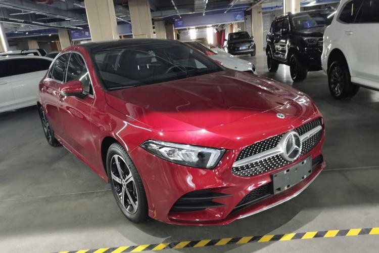 Used Mercedes-Benz A-Class 2022 Revised Version A 200 L Sport Sedan Fashionable Style Front Right 45 Deg