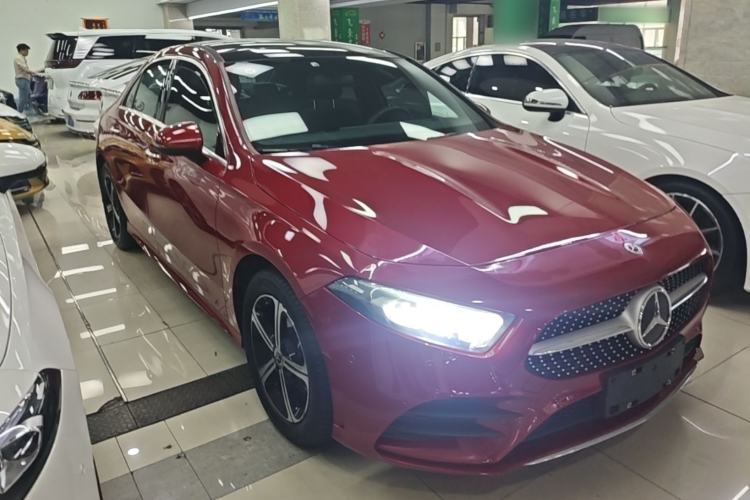 Used Mercedes-Benz A-Class 2022 Revised Version A 200 L Sport Sedan Fashionable Style Front Right 45 Deg