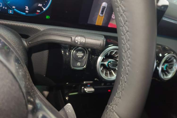 Used Mercedes-Benz A-Class 2022 Restyled A 200 L Sport Sedan Fashion Version Gear Lever