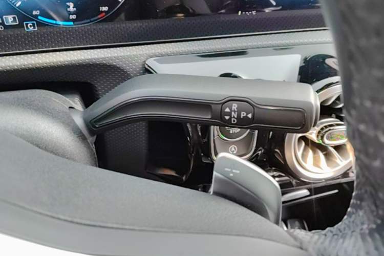 Used Mercedes-Benz A-Class 2022 Second Facelift A 200 L Sport Sedan Fashion Version Gear Lever