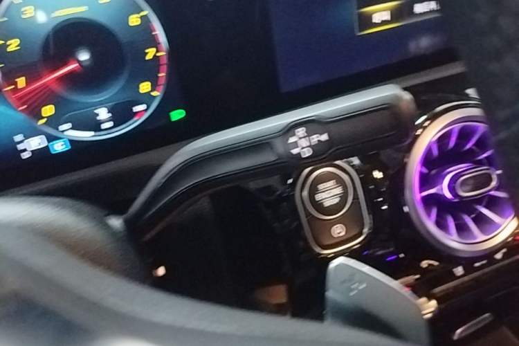 Used Mercedes-Benz A-Class 2022 Restyled A 200 L Sport Sedan Fashion Version Gear Lever
