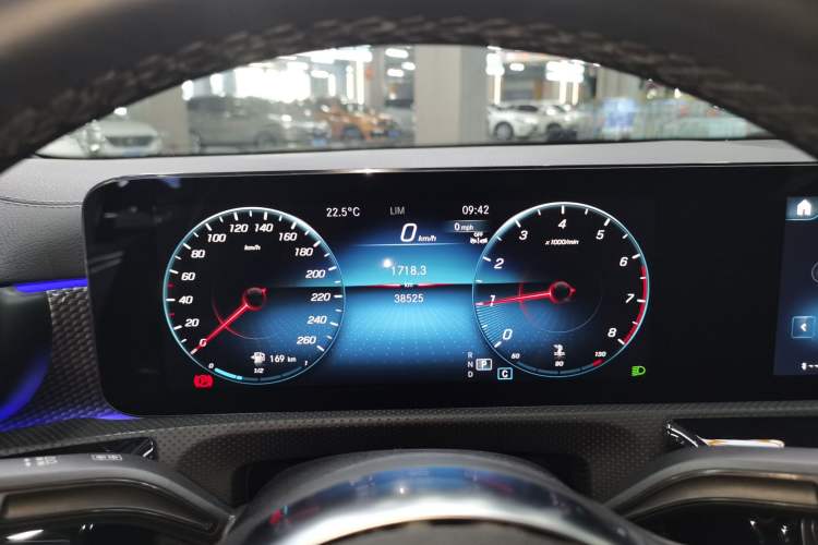 Used Mercedes-Benz A-Class 2022 Revised Version A 200 L Sport Sedan Fashionable Style Instrument Cluster
