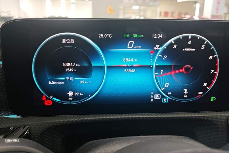 Used Mercedes-Benz A-Class 2022 Revised Version A 200 L Sport Sedan Fashionable Style Instrument Cluster