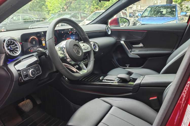Used Mercedes-Benz A-Class 2022 Restyled A 200 L Sport Sedan Fashion Version Interior 2