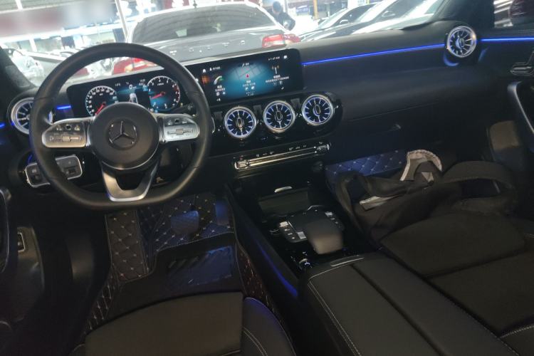 Used Mercedes-Benz A-Class 2022 Revised Version A 200 L Sport Sedan Fashionable Style Interior 2