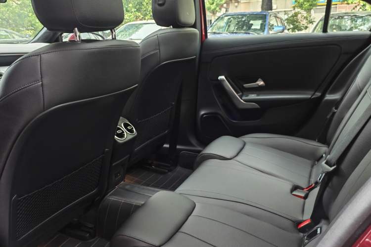 Used Mercedes-Benz A-Class 2022 Restyled A 200 L Sport Sedan Fashion Version Interior 3