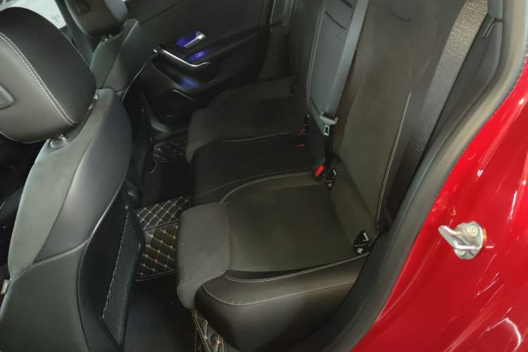 Used Mercedes-Benz A-Class 2022 Revised Version A 200 L Sport Sedan Fashionable Style Interior 4