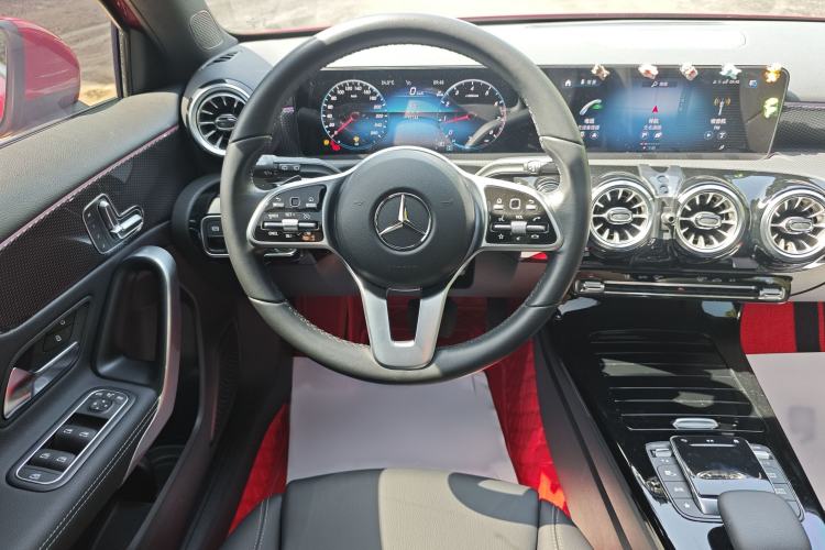 Used Mercedes-Benz A-Class 2022 Second Facelift A 200 Fashion Version Interior 9