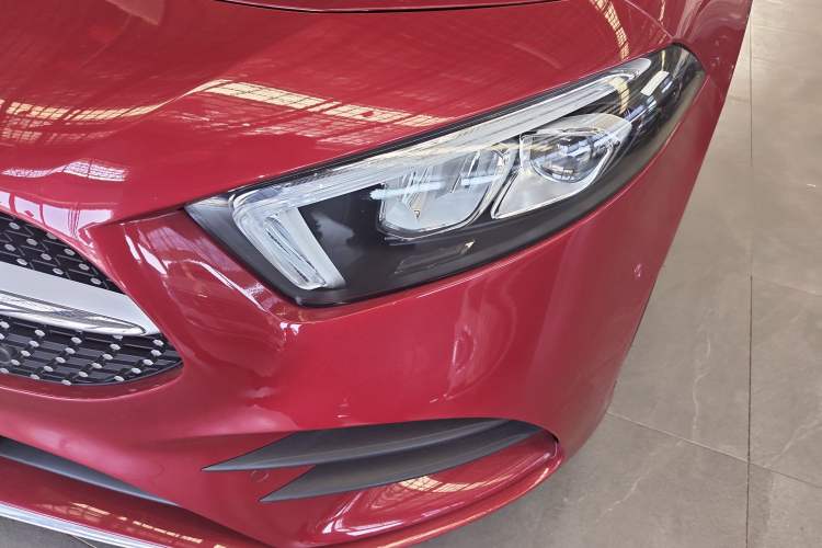 Used Mercedes-Benz A-Class 2022 Second Facelift A 200 L Sport Sedan Fashion Version Left Front Headlight