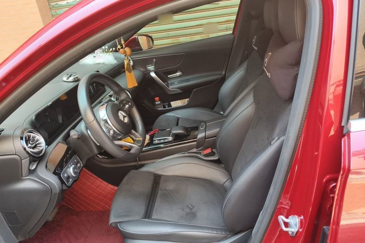 Used Mercedes-Benz A-Class 2022 Revised Version A 200 L Sport Sedan Fashionable Style Left Front Seat