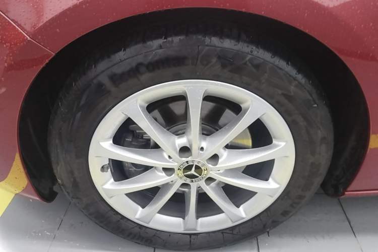 Used Mercedes-Benz A-Class 2022 Second Facelift A 200 Fashion Version Left Front Wheel Hub
