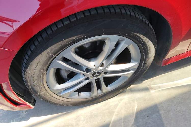 Used Mercedes-Benz A-Class 2022 Restyled A 180 L Sport Sedan Left Front Wheel Hub