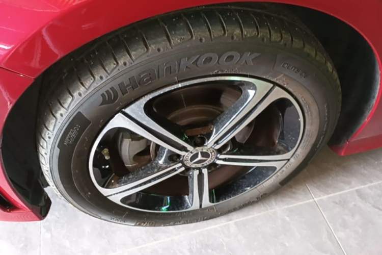 Used Mercedes-Benz A-Class 2022 Revised Version A 200 L Sport Sedan Fashionable Style Left Front Wheel Hub