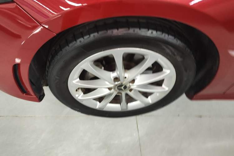 Used Mercedes-Benz A-Class 2022 A 200 L Sport Sedan Dynamic Model Left Front Wheel Hub