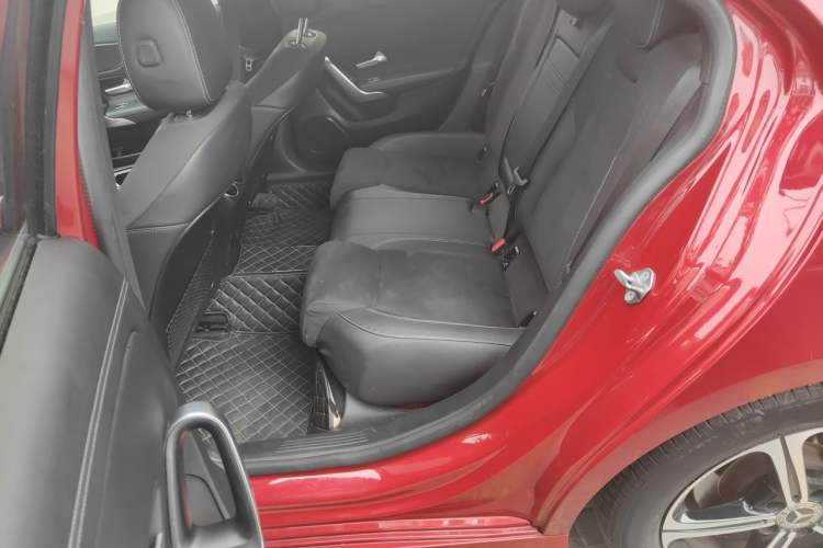Used Mercedes-Benz A-Class 2022 Revised Version A 200 L Sport Sedan Fashionable Style Left Rear Seat