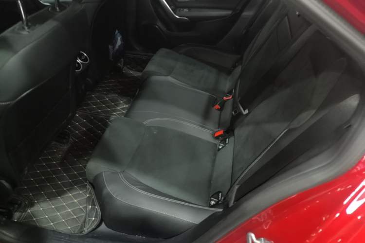 Used Mercedes-Benz A-Class 2022 Revised Version A 200 L Sport Sedan Fashionable Style Left Rear Seat
