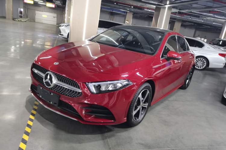 Used Mercedes-Benz A-Class 2022 Revised Version A 200 L Sport Sedan Fashionable Style Left Side