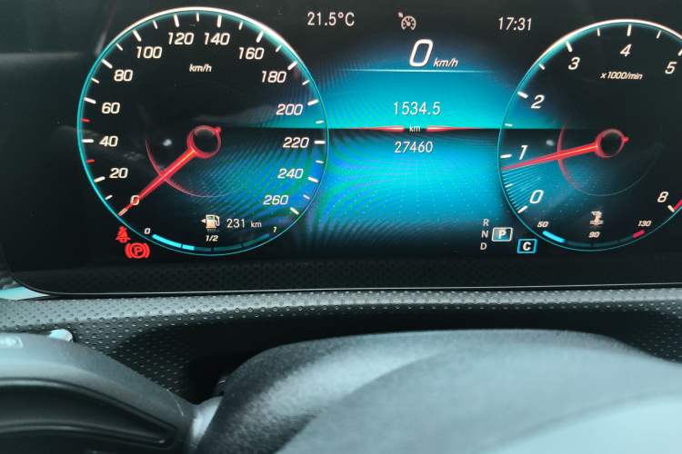Used Mercedes-Benz A-Class 2022 Second Facelift A 200 L Sport Sedan Fashion Version Odometer Close Up